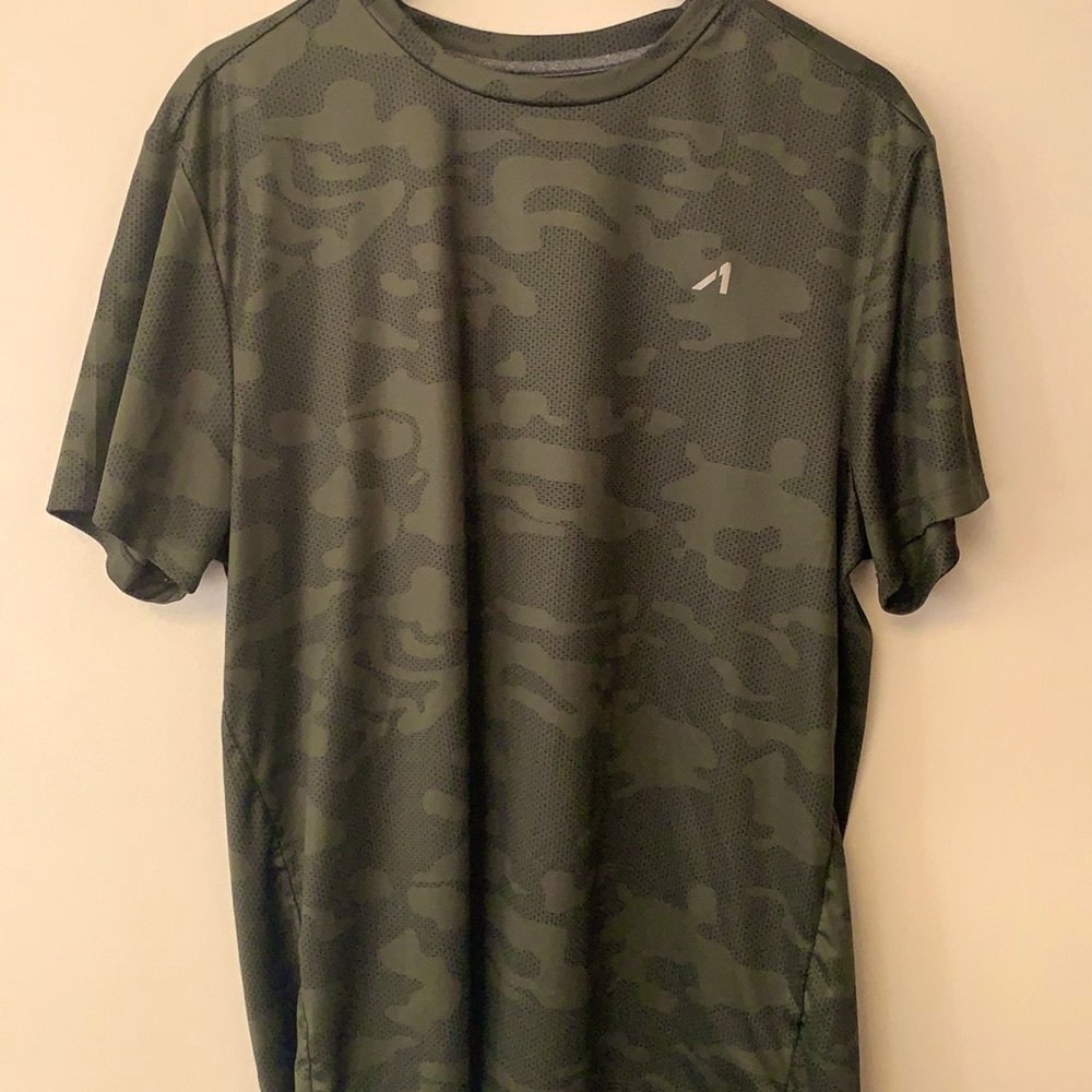 🌟Layer 8 Camo tee